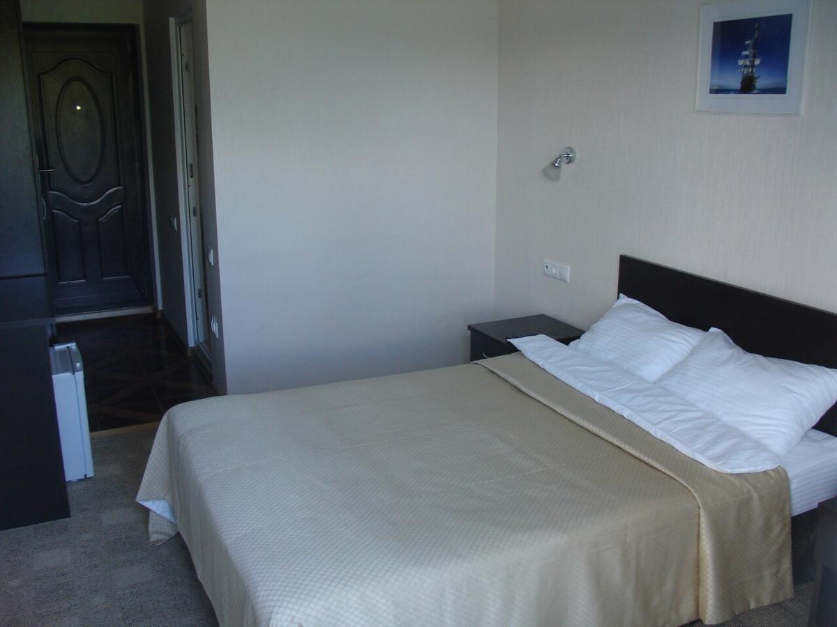 Iceberg Hotel Pizunda Luaran gambar